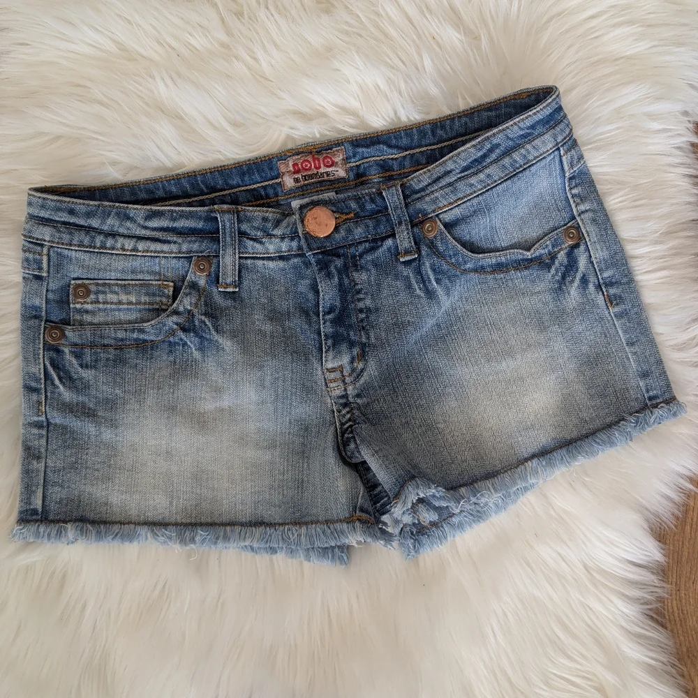 Vintage Y2K No Boundaries Butterfly Low Rise Shorts - Picture 2 of 2